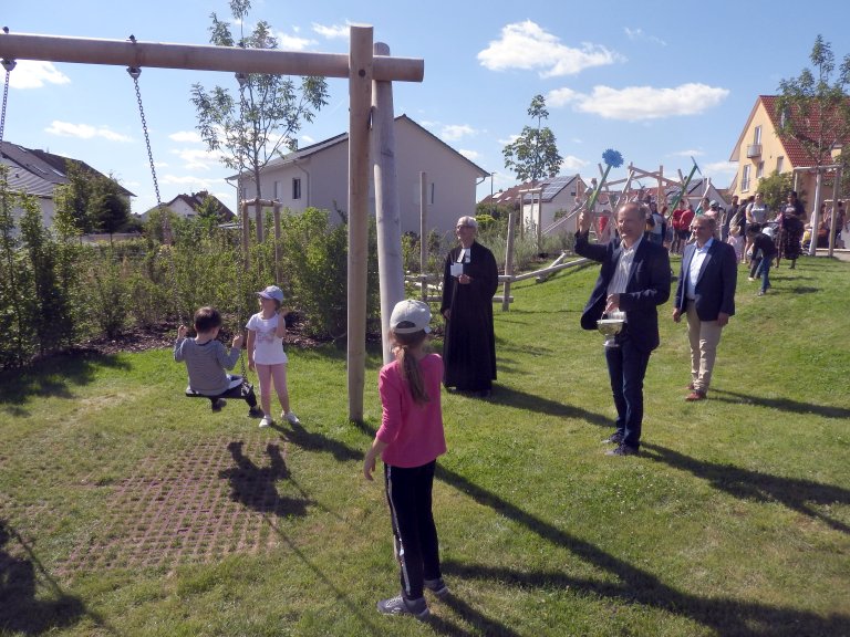 Kornblumen-Spielplatz eingeweiht